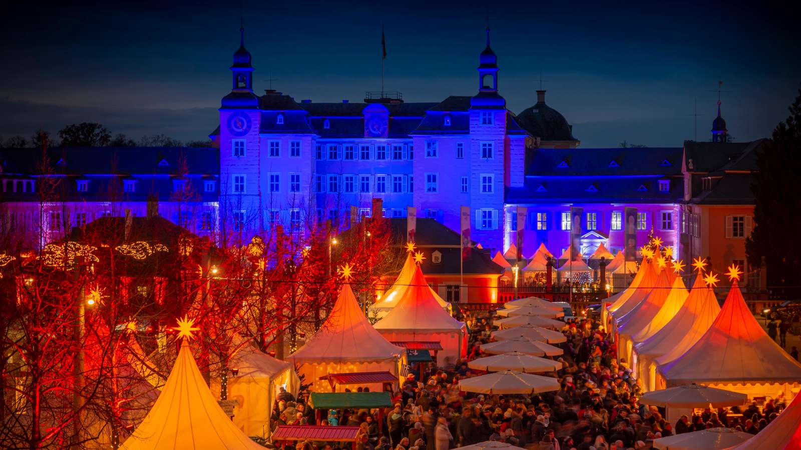 Mehr über den Artikel erfahren Dein Guide zum Weihnachtsmarkt Schwetzingen: Magische Momente in traumhafter Kulisse